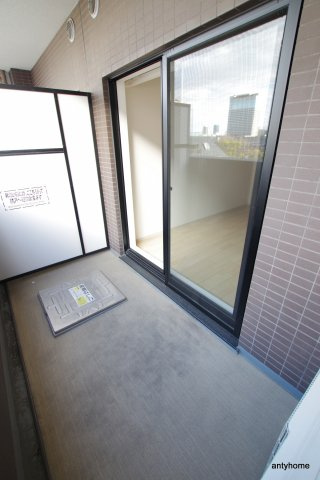 レジュールアッシュ大阪城ノルド　仲介手数料無料のバルコニー