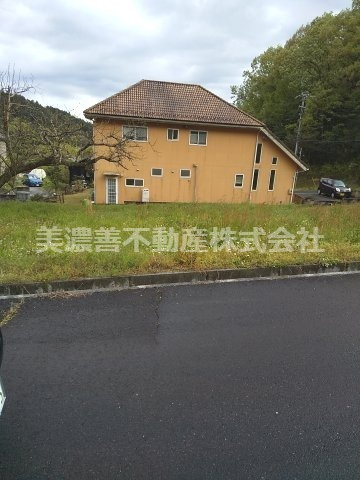 ３８８８３　山県市大門土地の外観