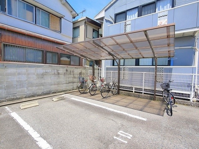 ロイヤルメモリーⅠのその他共用部分|駐輪場です