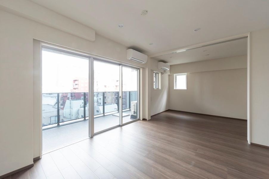 アルテシモ　レフィナの居間・リビング|明るい室内