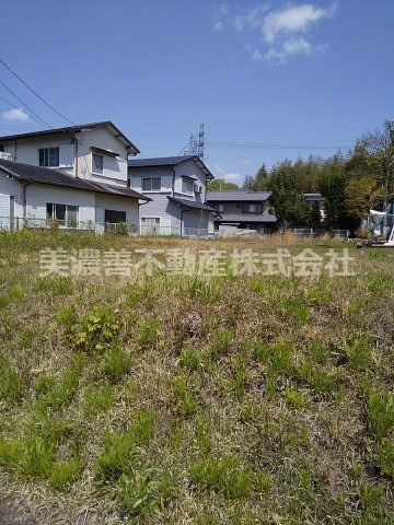 ４４２４１　関市池尻土地の外観