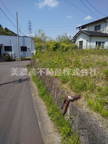 ４４２４１　関市池尻土地の外観