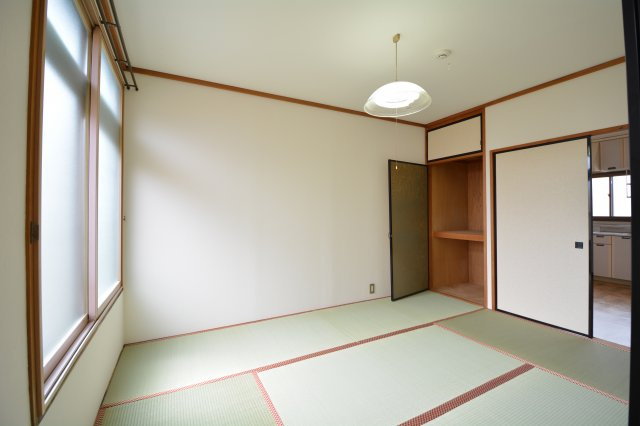 【和室】 | シティハイムセルティアA | 赤い市松模様の畳の縁がカワイイ!