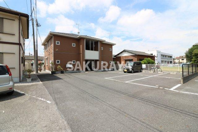 フレグランスヒトミDの駐車場