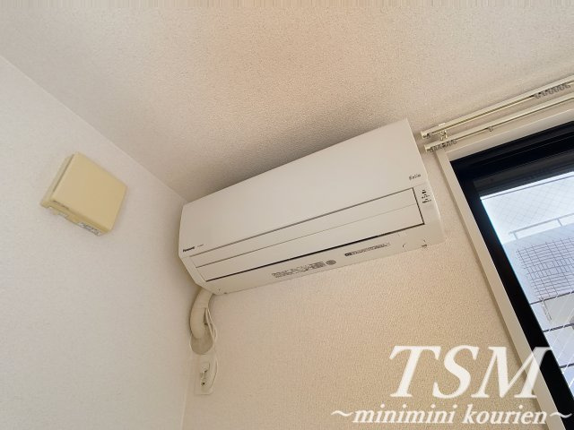 メゾンアイビスのキッチン|キッチン上の収納棚