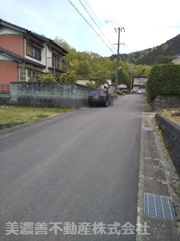 ４９８９９　岐阜市石谷土地の前面道路含む現地写真