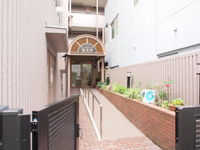 ユーロハイツ難波西のエントランス