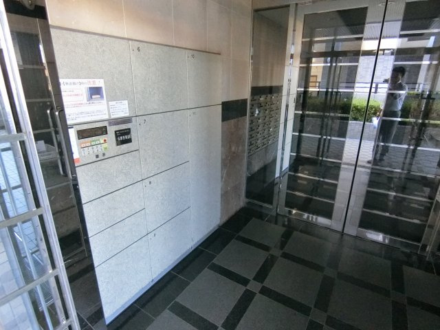 プレステージ明石魚住Ⅳのエントランス