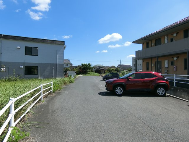 メゾン・ド・プラス　の駐車場