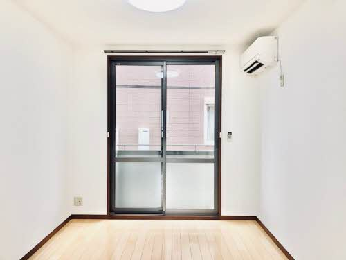 メゾン・ド・プラス　の居間・リビング