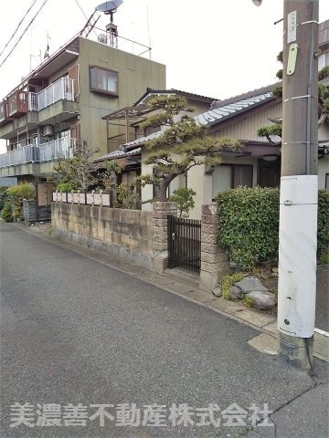 ５０７１２　岐阜市早田土地　の前面道路含む現地写真