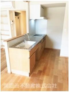 ５１１３０　メゾンドシャルドネ長良おぶさのキッチン