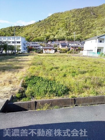 ５２０２０　岐阜市長良西山前土地の外観