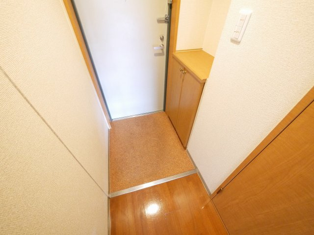 ドゥジェームならの玄関|明るい玄関です