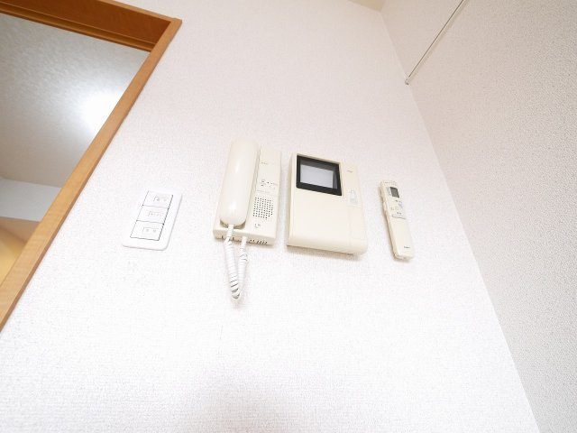 ドゥジェームならの設備|モニター付きインターホン