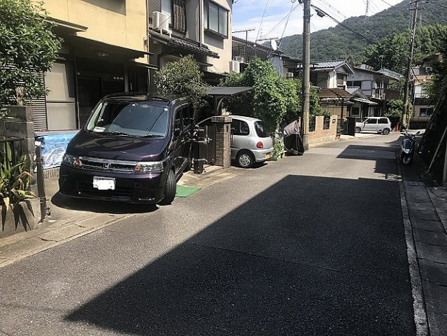 【前面道路含む現地写真】 | 山科区八軒屋敷町　中古戸建（賃貸オーナーチェンジ）
