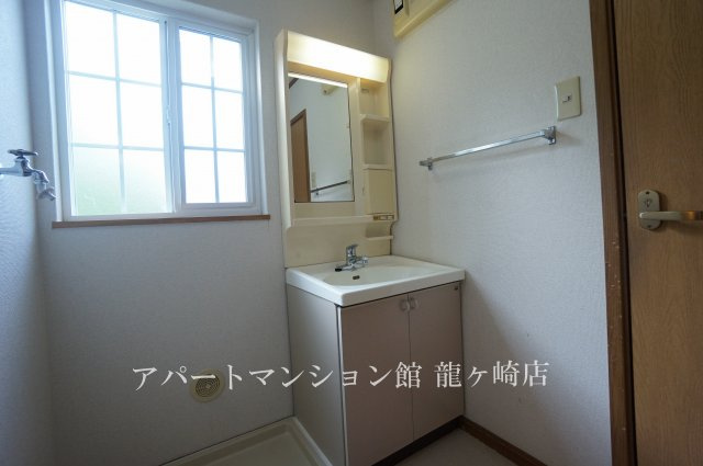 レジデンス河原井の独立洗面台