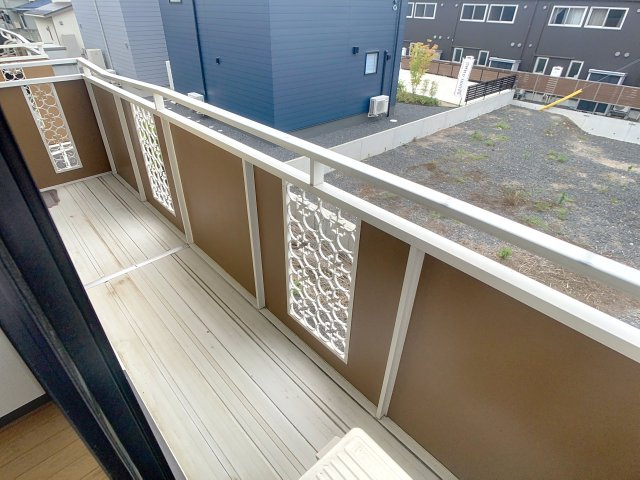 セジュール塩野Bのバルコニー|落ち着いた時間を過ごせるバルコニーです