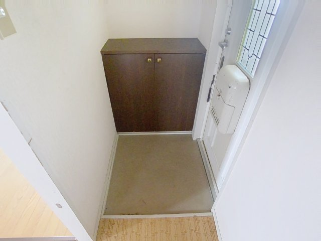 セジュール塩野Bの玄関|明るい玄関です