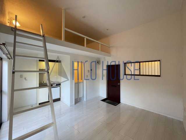 レザヴィの寝室