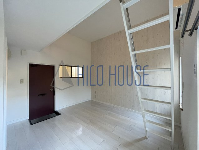 レザヴィの居間・リビング