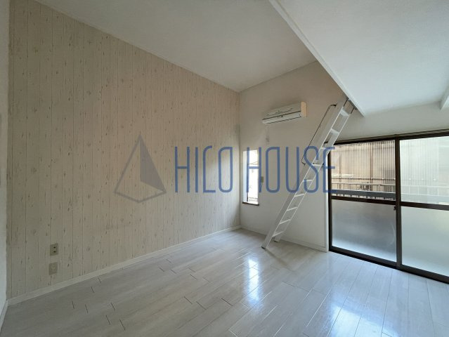 レザヴィの居間・リビング