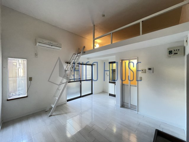 レザヴィの居間・リビング