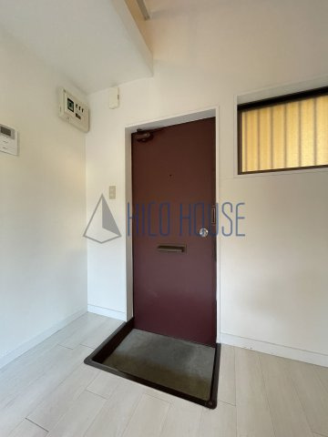 レザヴィの玄関