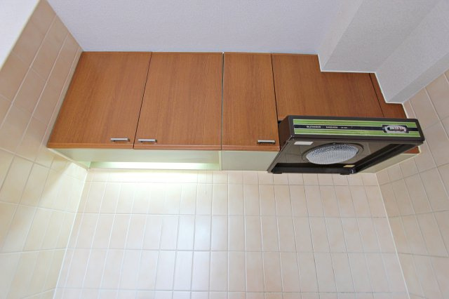 藤和シティコープ河辺Ⅱの収納|キッチンの吊戸棚
