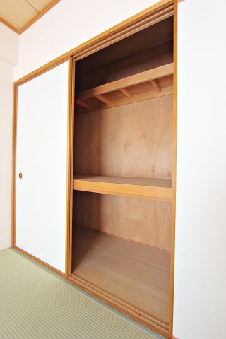 藤和シティコープ河辺Ⅱの和室|和室の押入