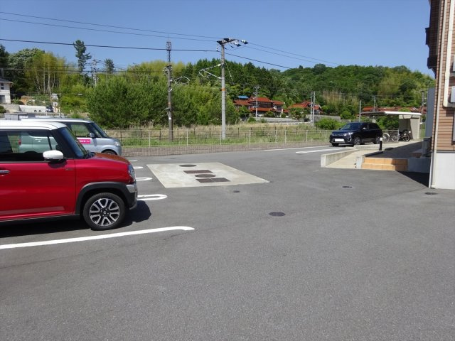 ビオラ・Ｙの駐車場