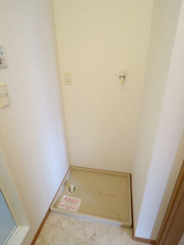 カーネリアンＢの洗面所|洗濯機置場