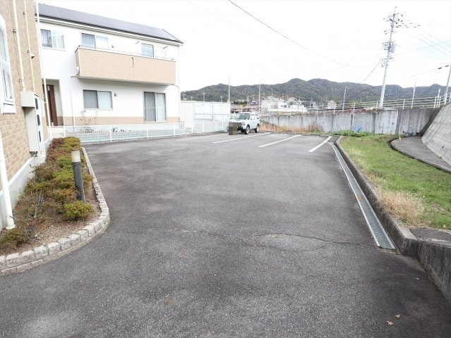 カーネリアンＢの駐車場