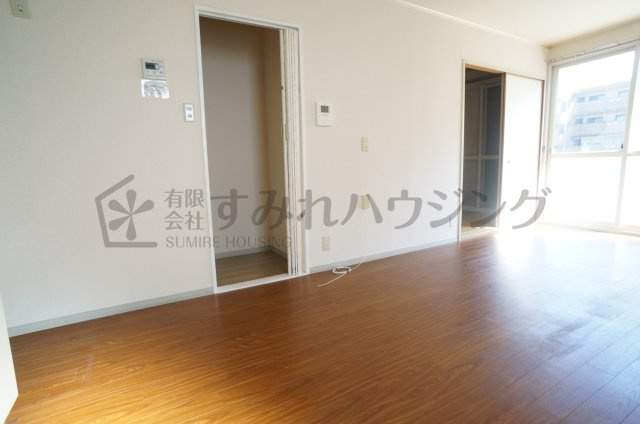 ヴェール伊丹の居間・リビング