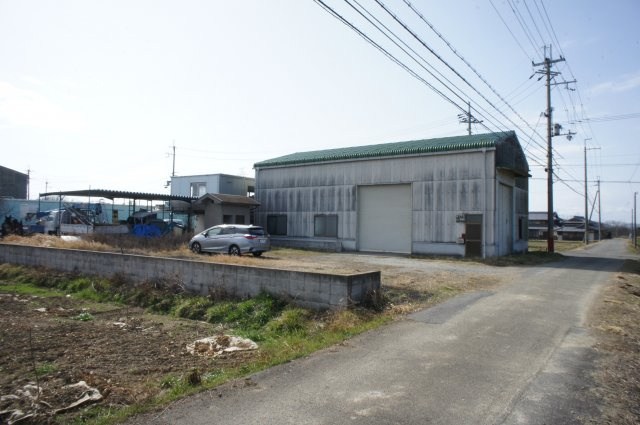稲美町草谷貸工場の外観