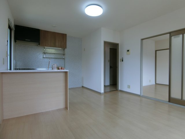 ミキカメディアマンション　A棟の居間・リビング