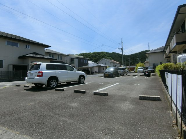 ミキカメディアマンション　A棟の駐車場