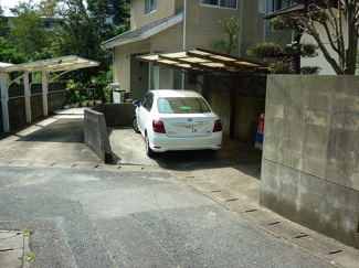 【駐車場】