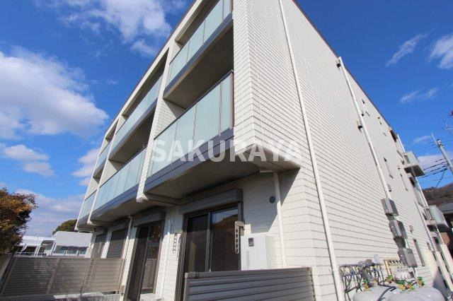 シャーメゾン山川の外観