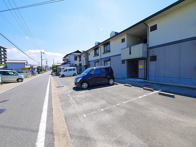リヴェール（北郡山町）の駐車場|駐車場です