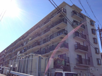 【外観】 | ルミネたまプラーザ | 安心の新耐震基準マンションです。
大切なペット飼育可で、商業施設も近く、生活しやすい環境です。