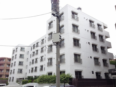【外観】 | 宮前平ドエリングA棟 | 南西向き・三方角部屋につき採光・通風良好！廊下側も人通りが少なくプライバシーを保てます！