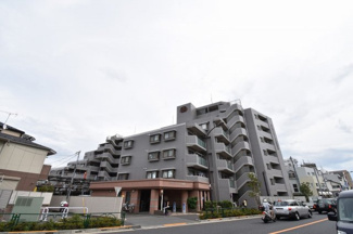 【外観】 | 暮らしやすさと機能性が調和したベーシックな3LDK！独立性の高い洋室は子供部屋、書斎など多目的利用が可能！