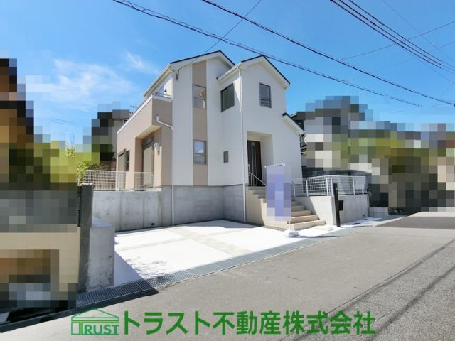 神戸市垂水区神和台8期-1号棟　新築戸建の前面道路含む現地写真
