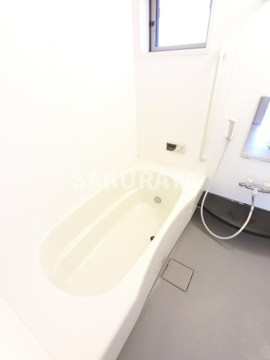 ベルグ Ⅱ Ｂの浴室|大きい浴槽なので、お風呂好きにはピッタリです。