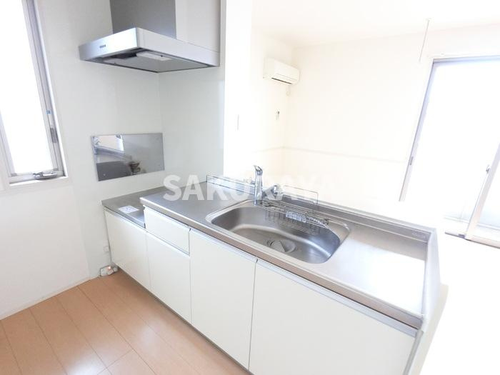 ベルグ Ⅱ Ｂのキッチン|キッチンからお部屋が見渡せます。