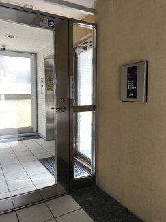 【エントランス】 | オートロック完備のマンション