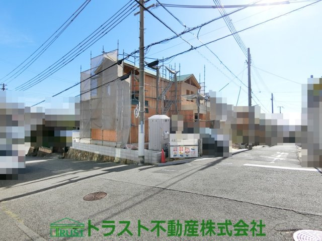 神戸市垂水区青山台2丁目 新築戸建の前面道路含む現地写真