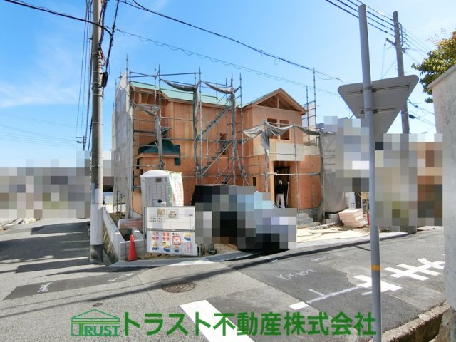 神戸市垂水区青山台2丁目 新築戸建の前面道路含む現地写真
