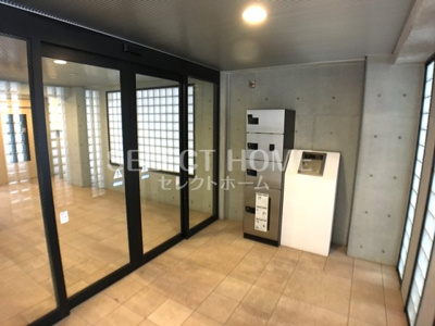 【エントランス】 | レジデンス柱 | 建物の内部です